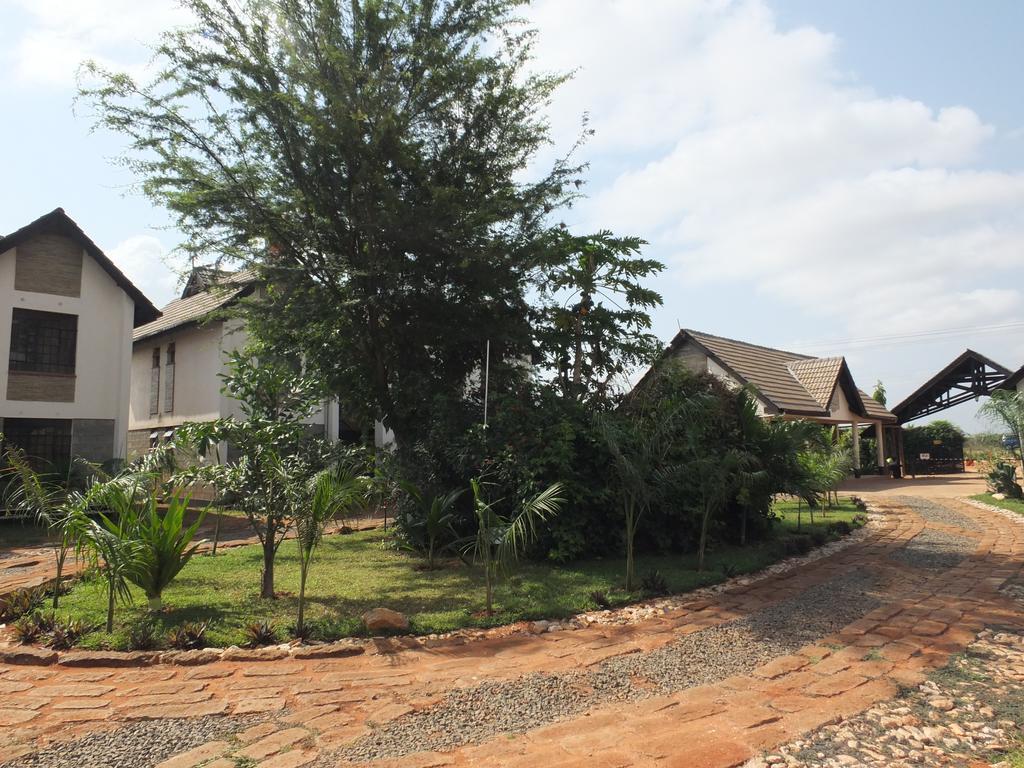 Afrika Lodges Voi Extérieur photo